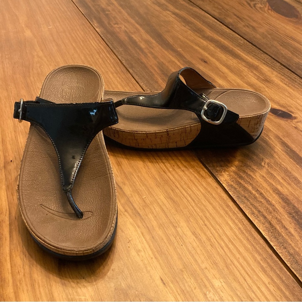 FitFlop Lulu Adjustable Toe-Post Sandals